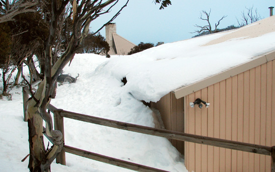 Windarra Lodge 2011 snowed in!